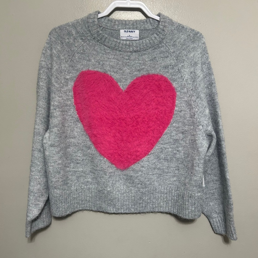 Old Navy Womens Sweater M Gray Pink NEW Cute Heart Pullover Fuzzy Graphic Raglan